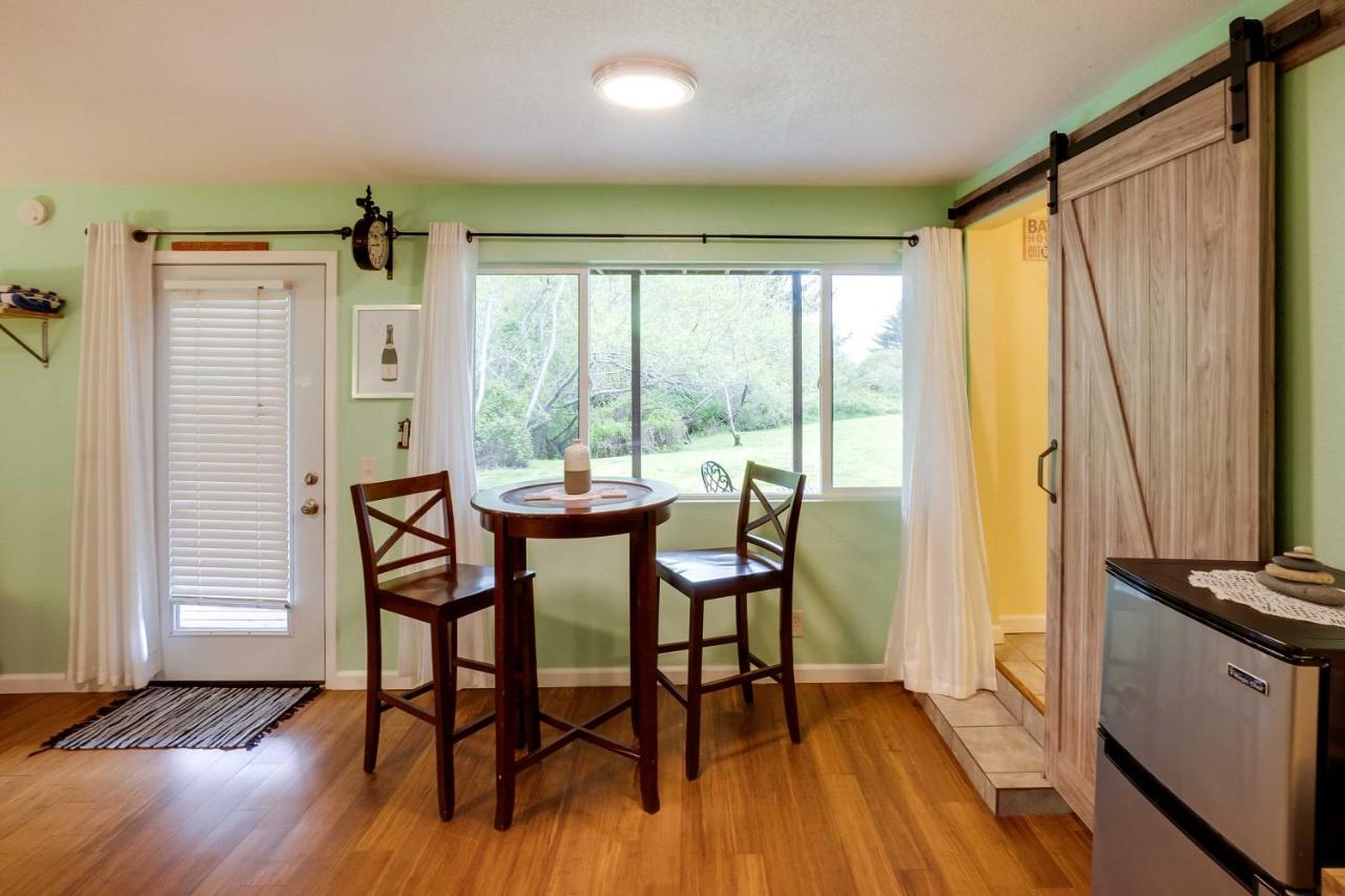 Soothing Studio With Lush Views 2 Mi To Beach! Smith River Экстерьер фото